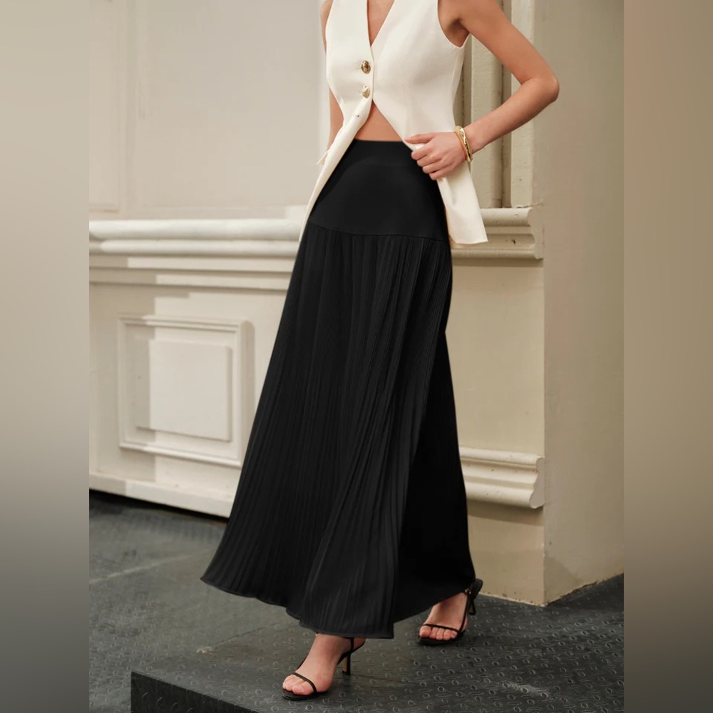 Mid-Waist Pleated Maxi Skirt — Size Small - Picture 2 of 8